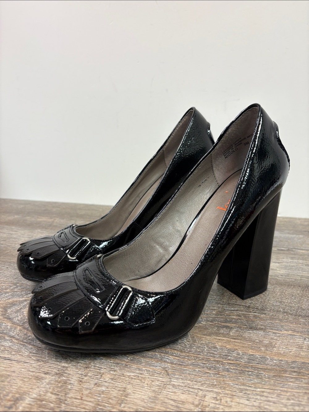 Levity Nicolo Black Patent Leather Kiltie Fringe Pumps Heels Size 9M